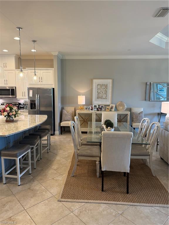 ESPLANADE - Residential Lease