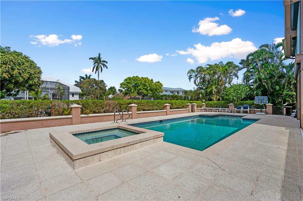 AQUALANE SHORES - Residential