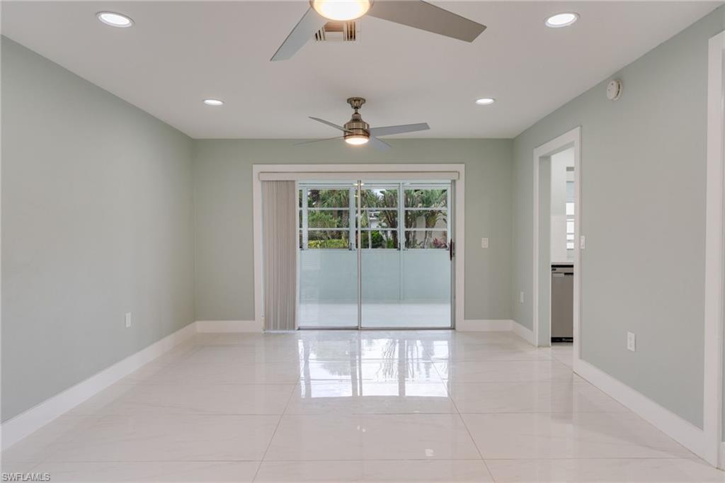 LAKEWOOD VILLAS - Residential