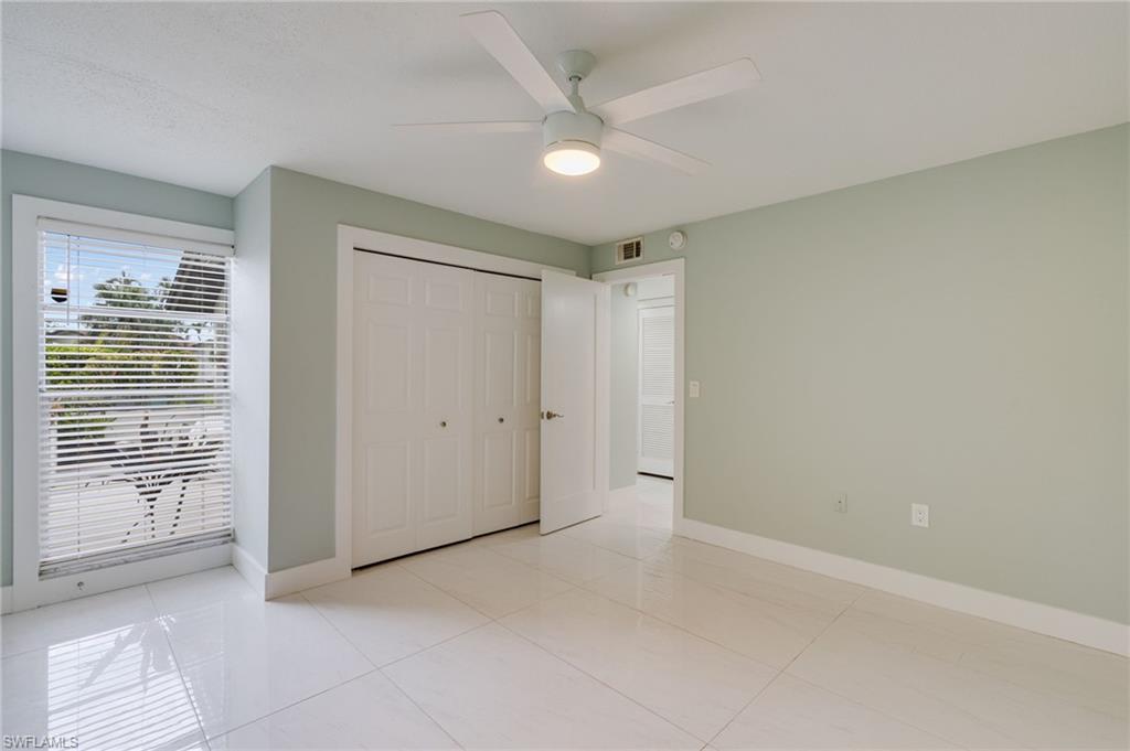 LAKEWOOD VILLAS - Residential