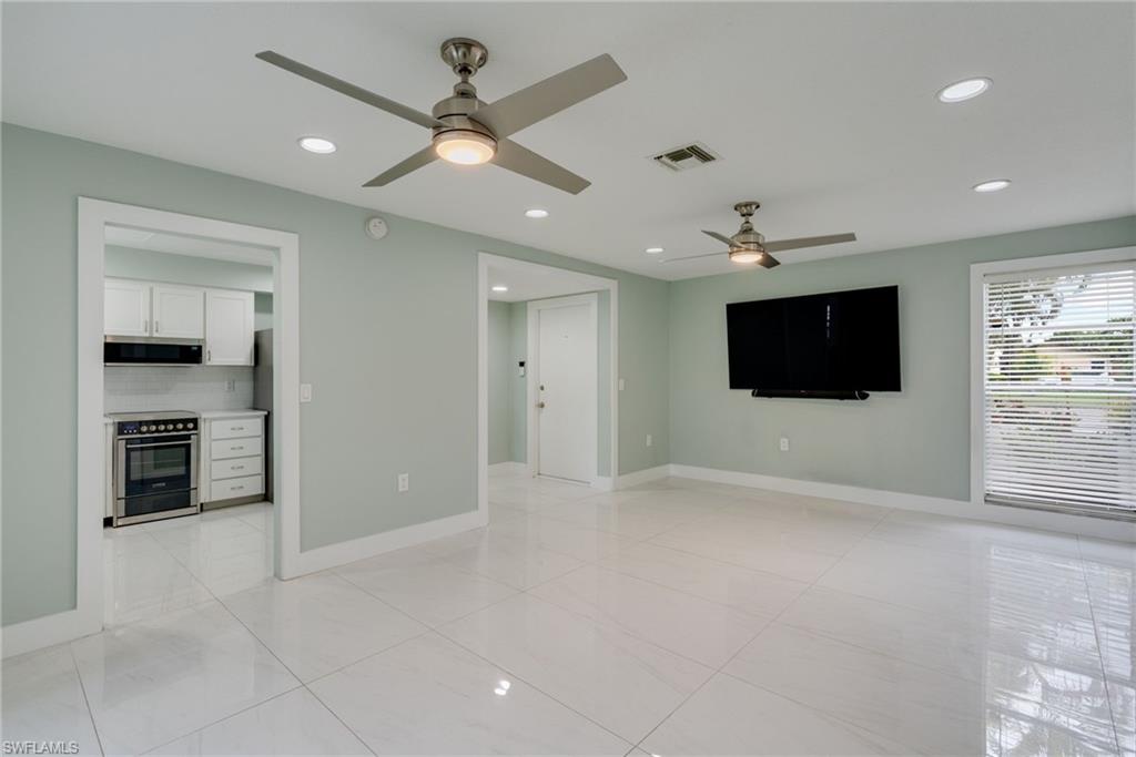 LAKEWOOD VILLAS - Residential