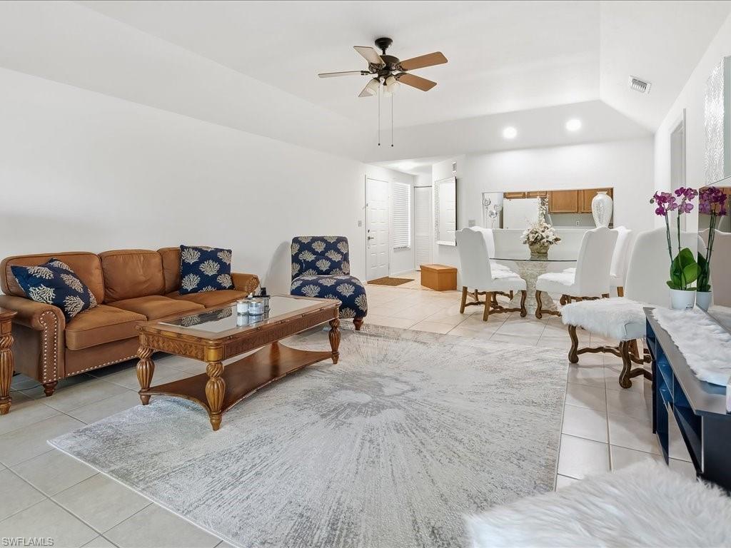 COURTYARD AT KINGS LAKE - Residential