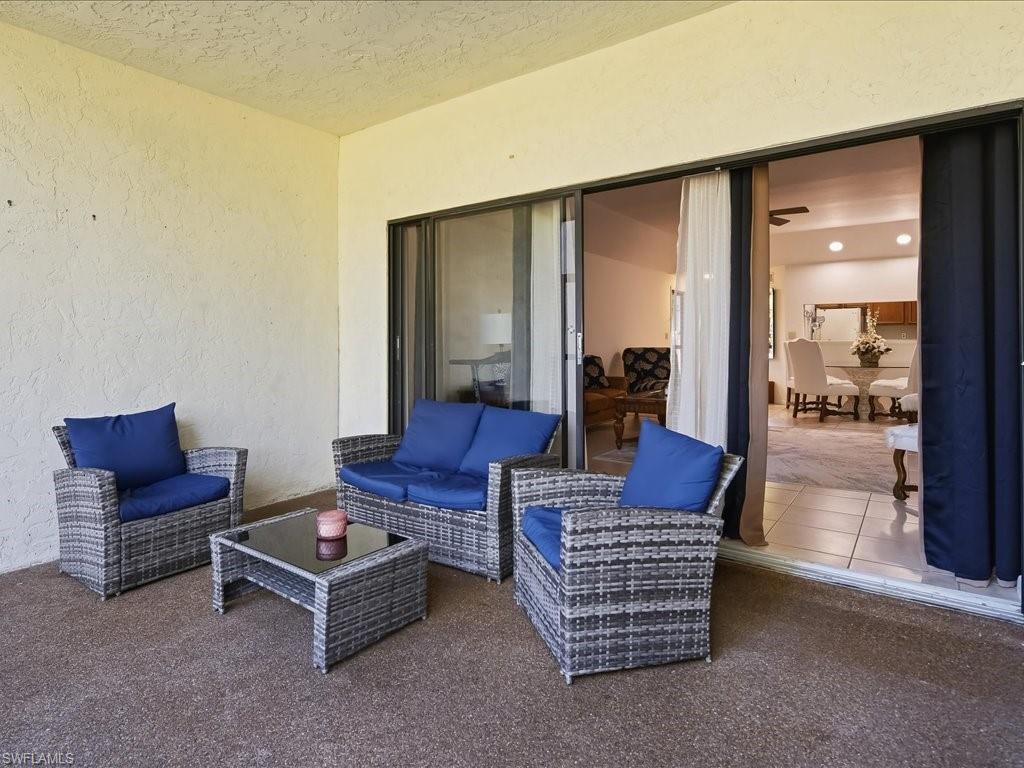 COURTYARD AT KINGS LAKE - Residential