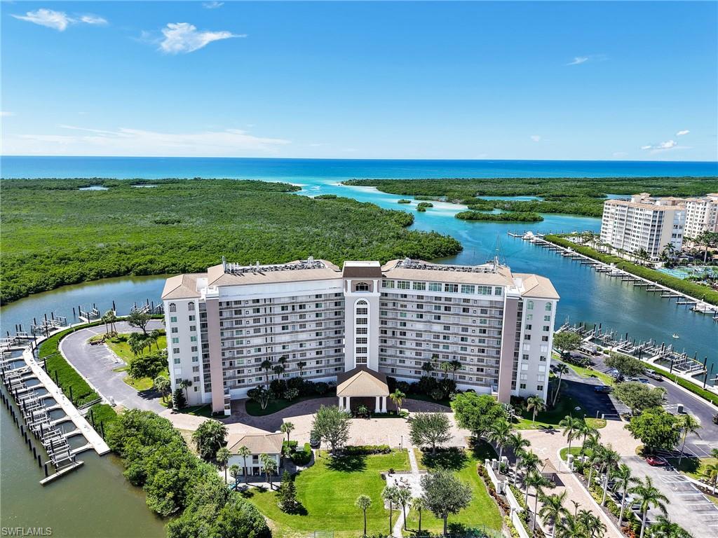 MARINA BAY CLUB OF NAPLES - Residential