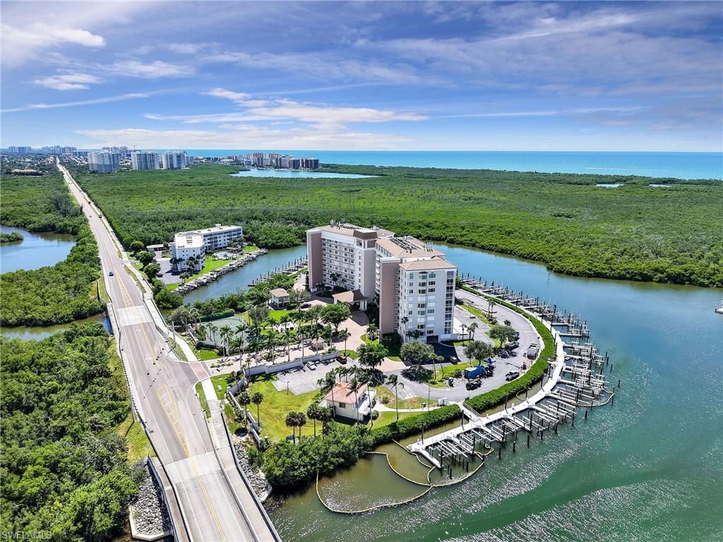MARINA BAY CLUB OF NAPLES - Residential