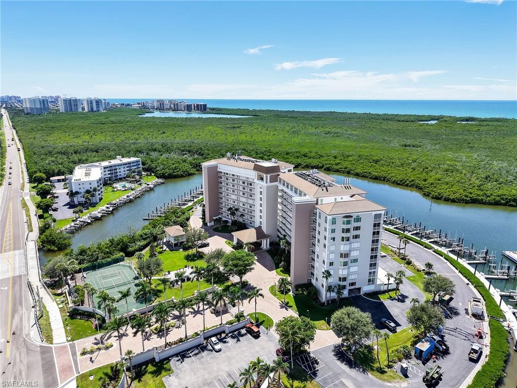 MARINA BAY CLUB OF NAPLES - Residential