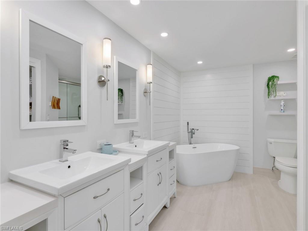 MARINA BAY CLUB OF NAPLES - Residential