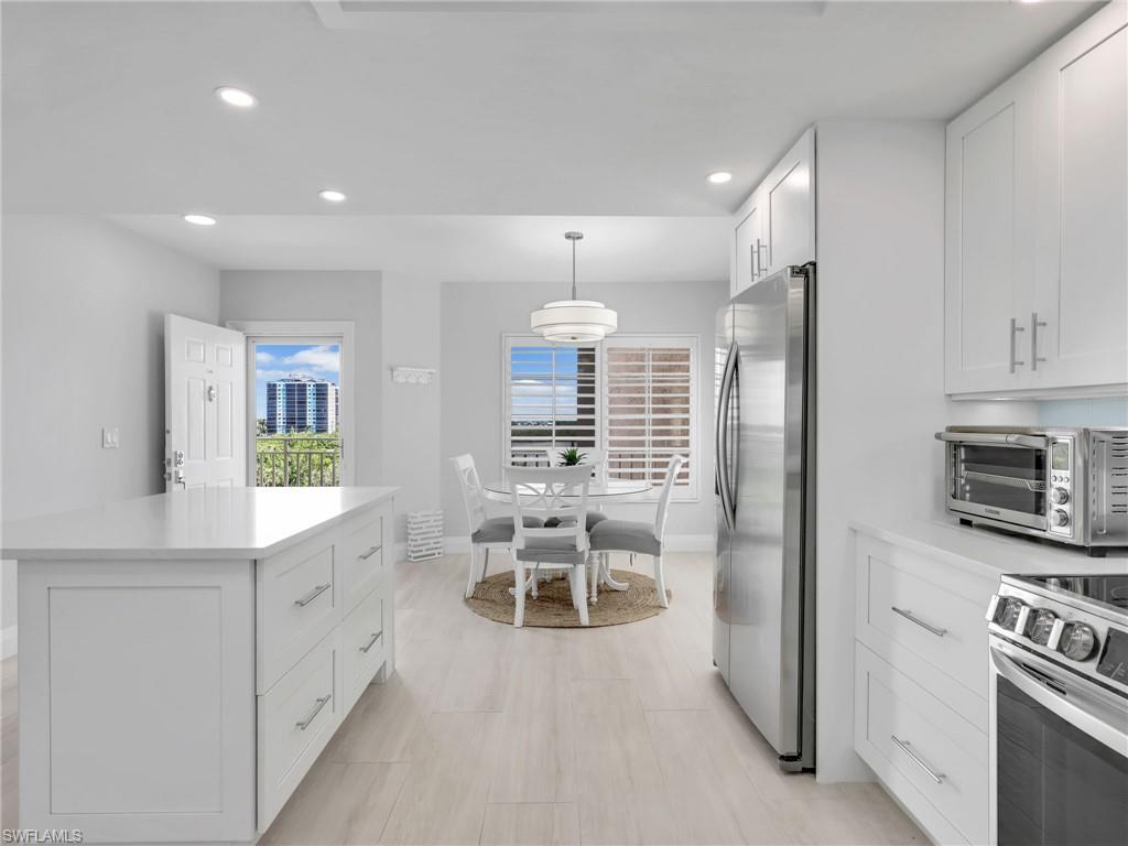 MARINA BAY CLUB OF NAPLES - Residential