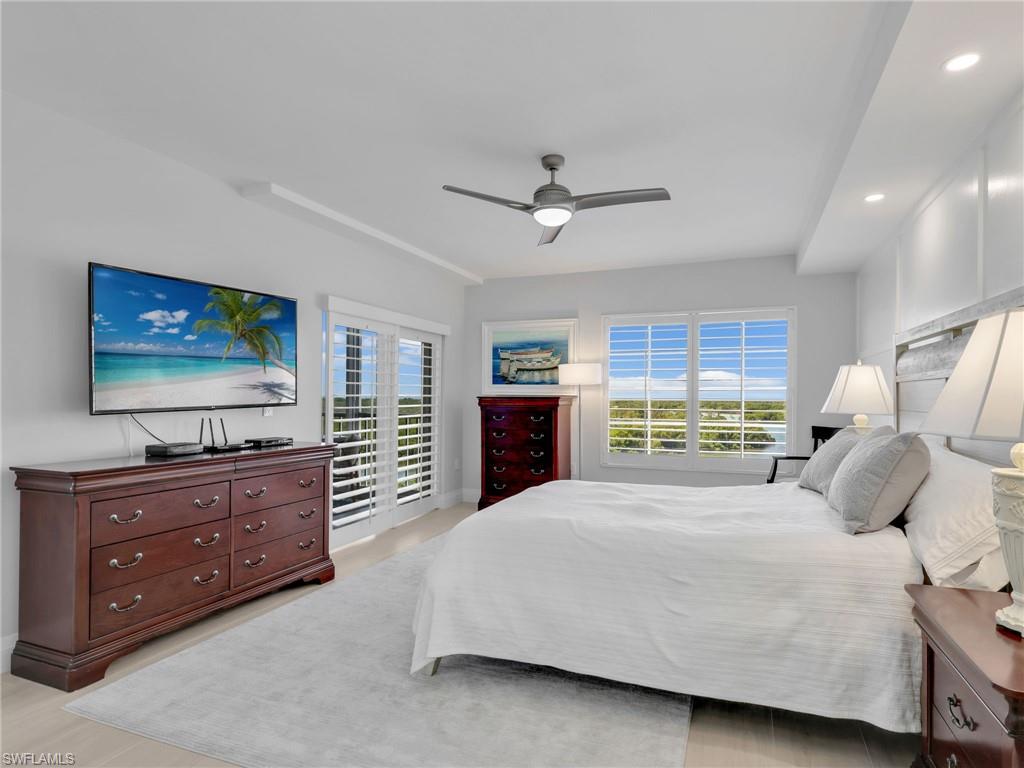 MARINA BAY CLUB OF NAPLES - Residential