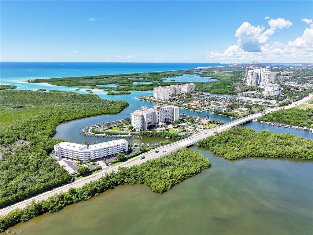 MARINA BAY CLUB OF NAPLES - Residential