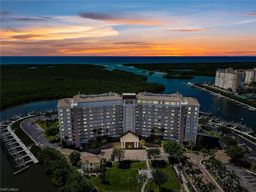 MARINA BAY CLUB OF NAPLES - Residential