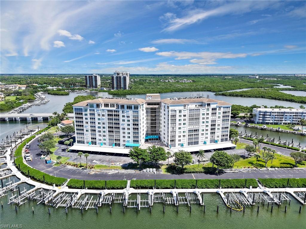 MARINA BAY CLUB OF NAPLES - Residential