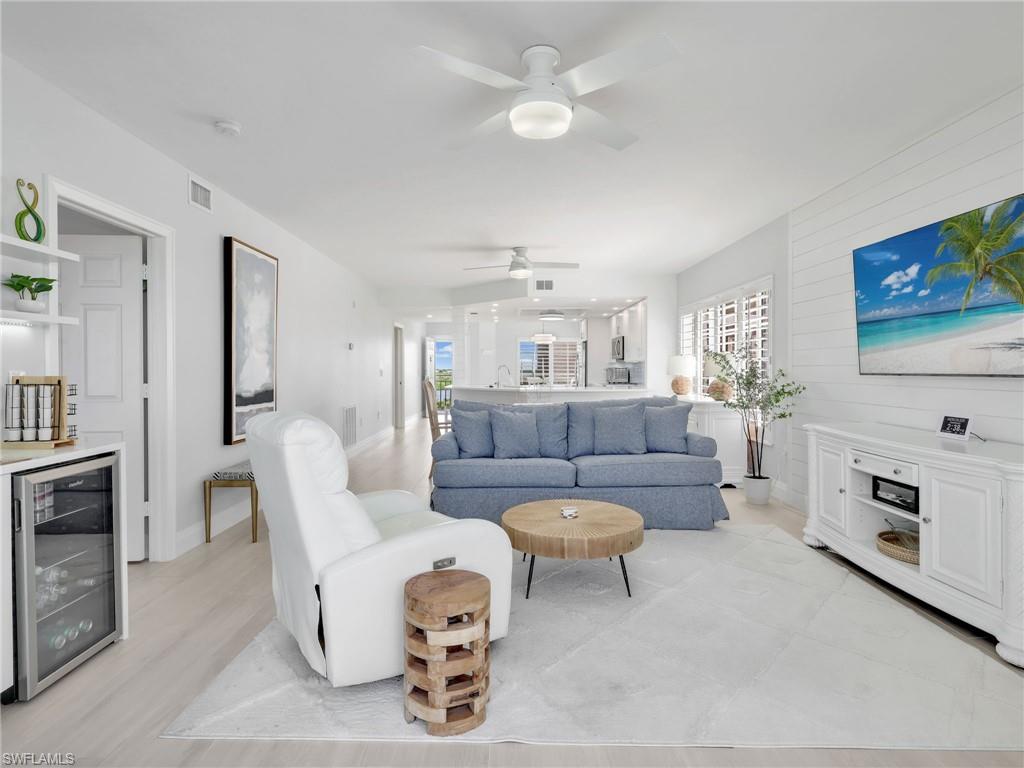 MARINA BAY CLUB OF NAPLES - Residential