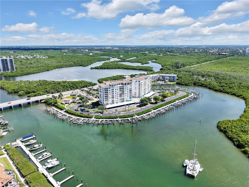 MARINA BAY CLUB OF NAPLES - Residential