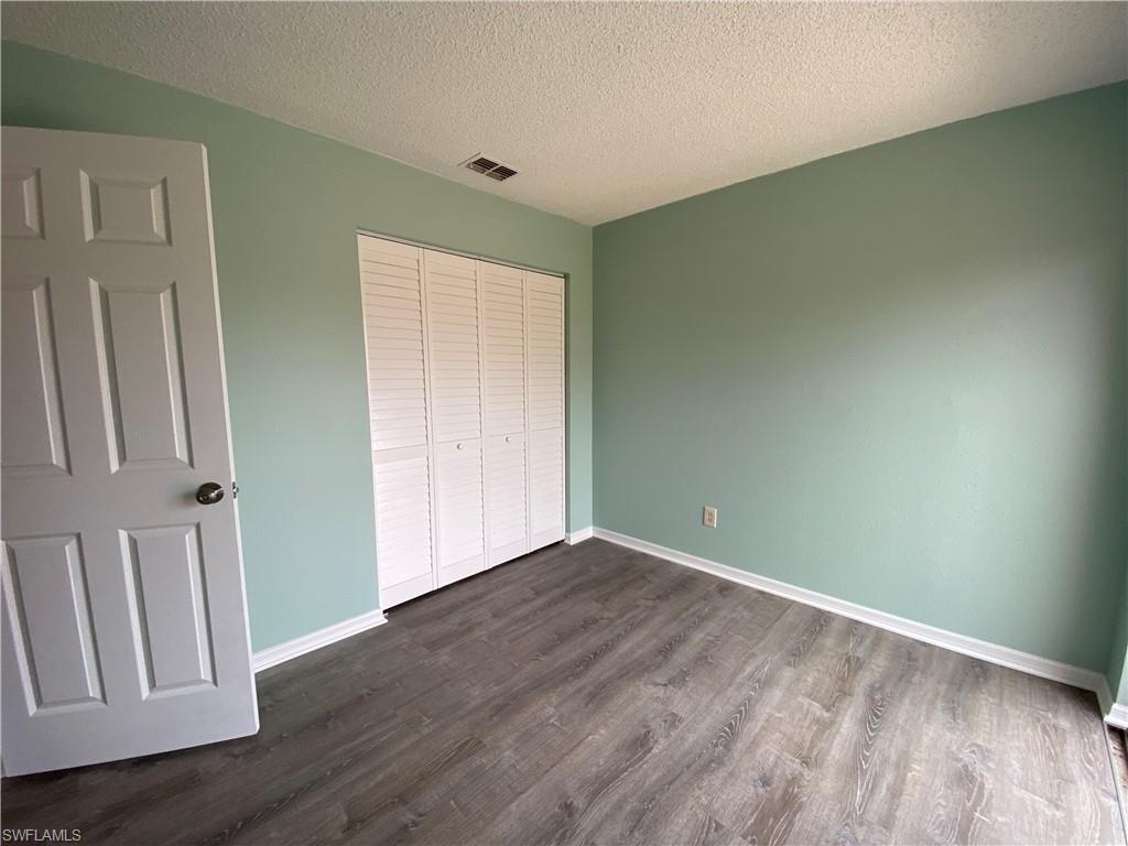 FOXMOOR LAKES - Residential