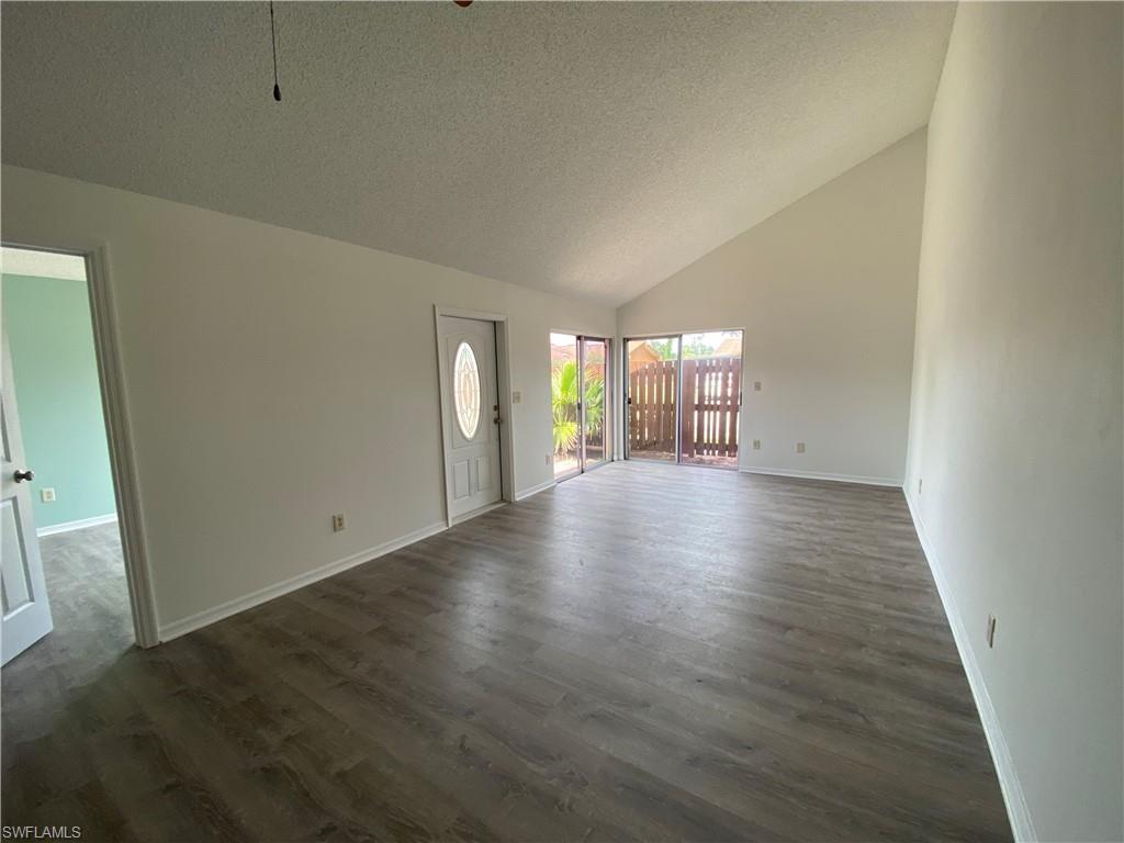 FOXMOOR LAKES - Residential