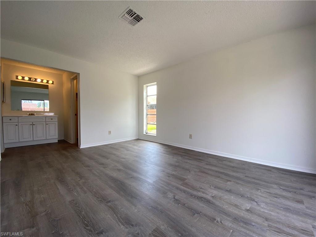 FOXMOOR LAKES - Residential