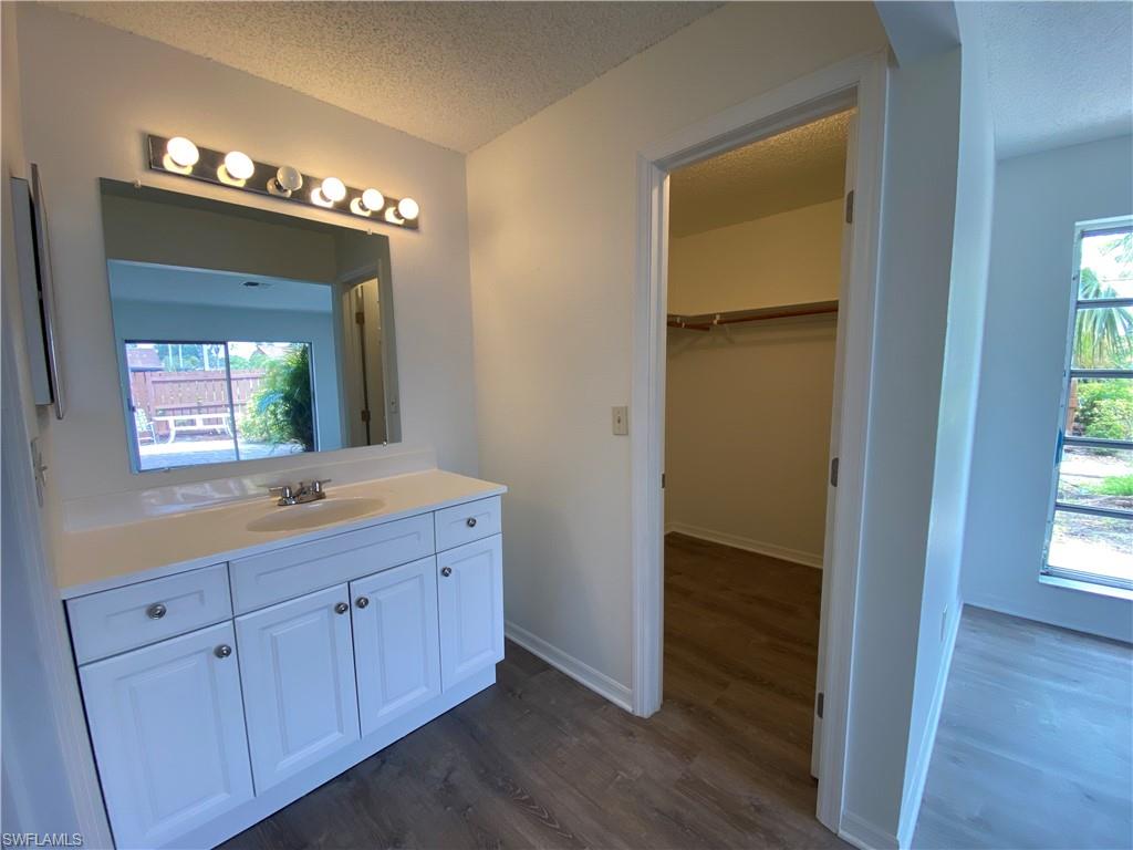 FOXMOOR LAKES - Residential