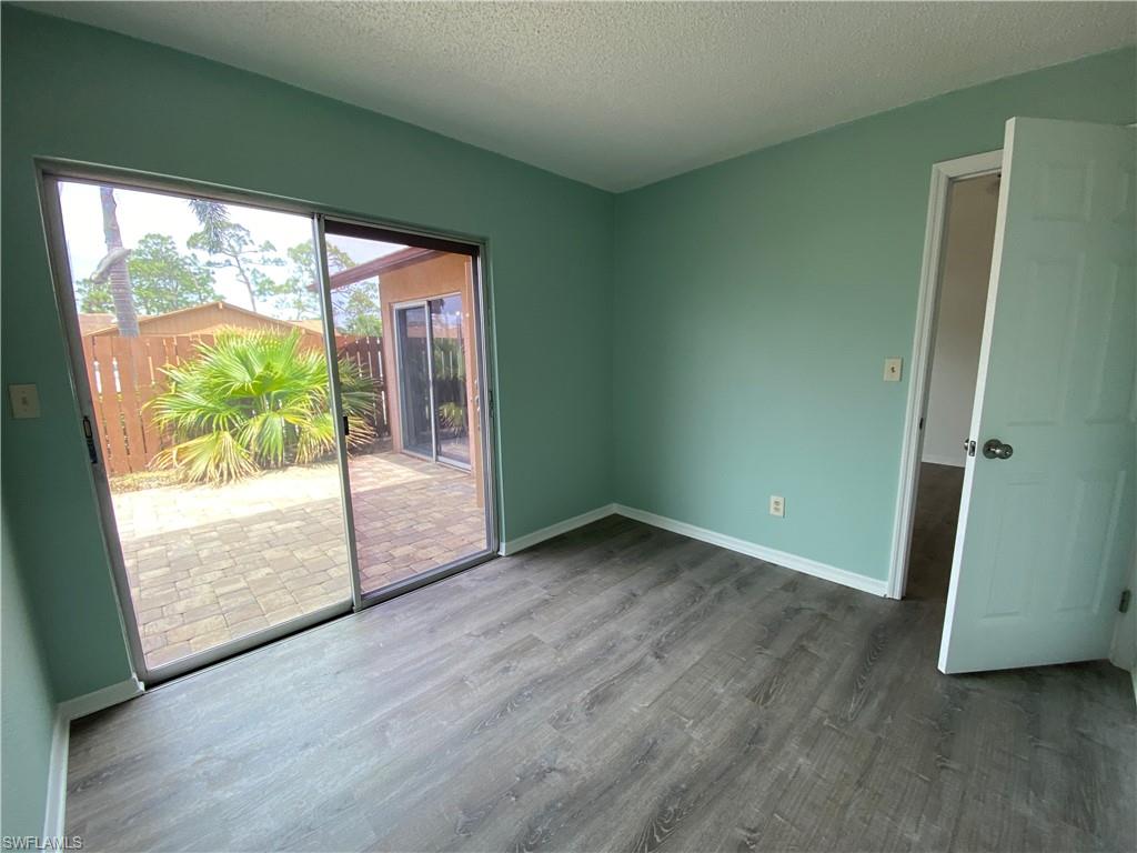 FOXMOOR LAKES - Residential