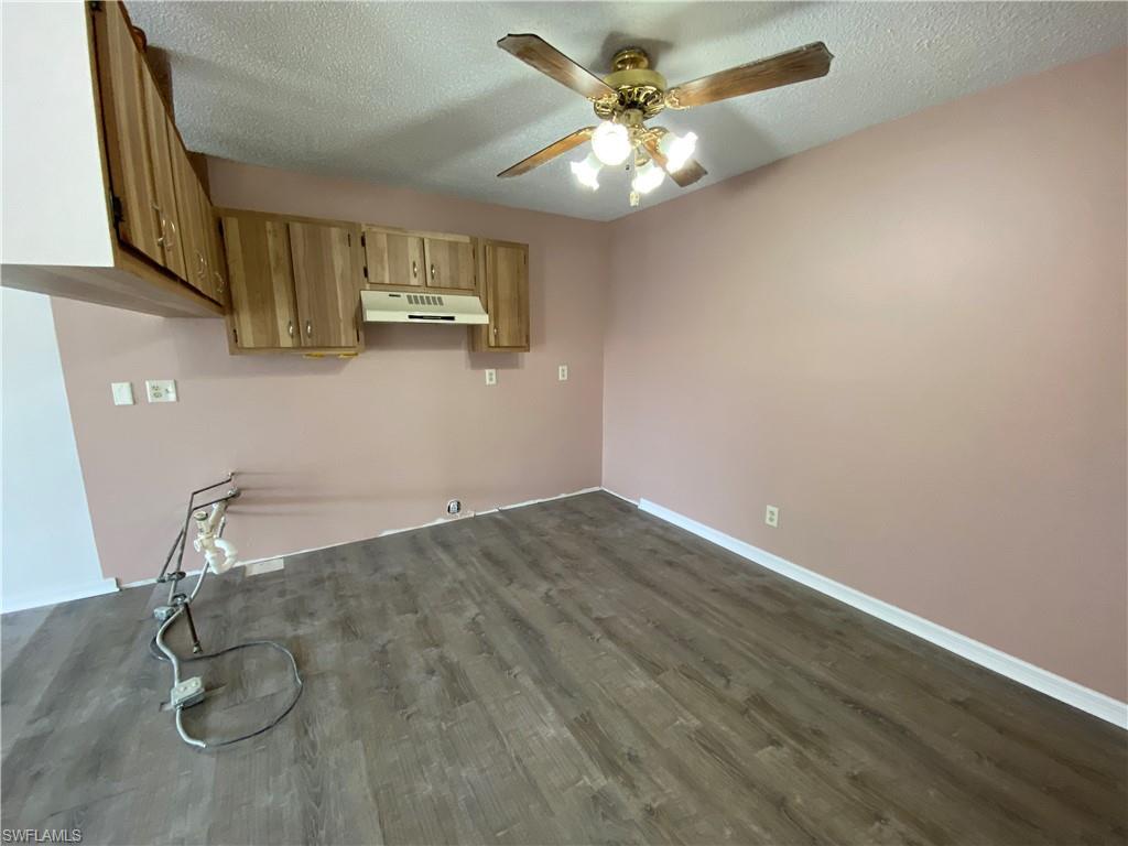 FOXMOOR LAKES - Residential