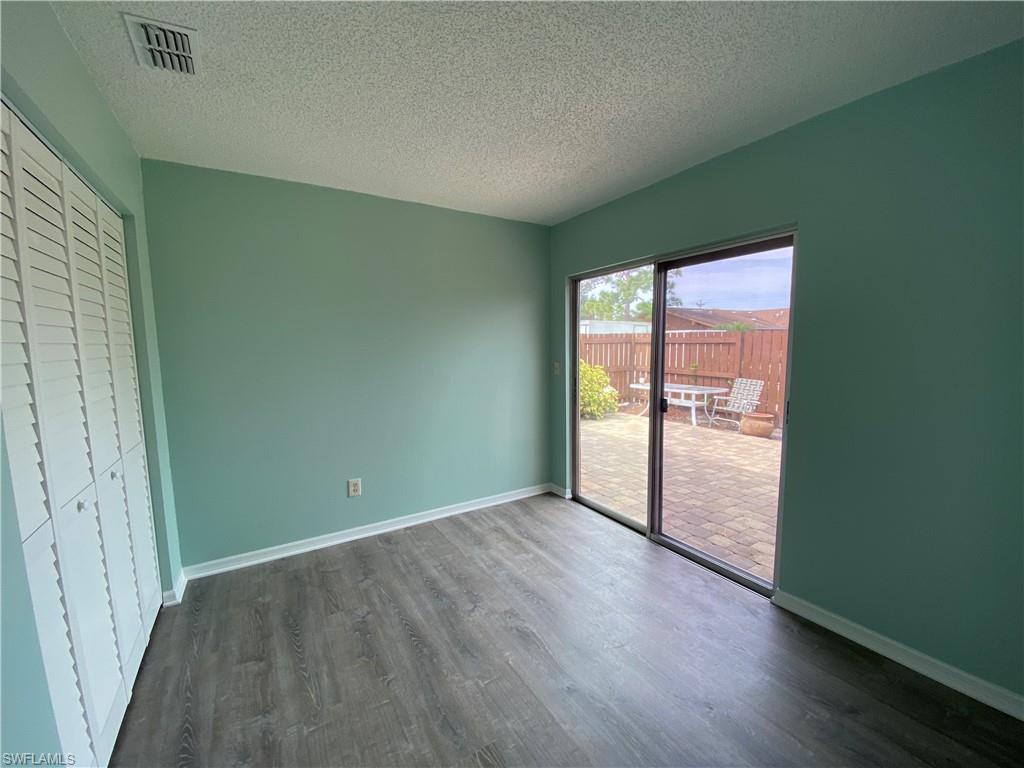 FOXMOOR LAKES - Residential