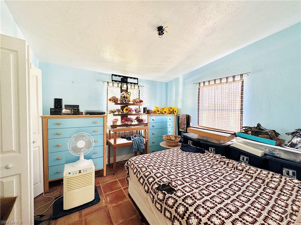 NAPLES BETTER HOMES - Residential