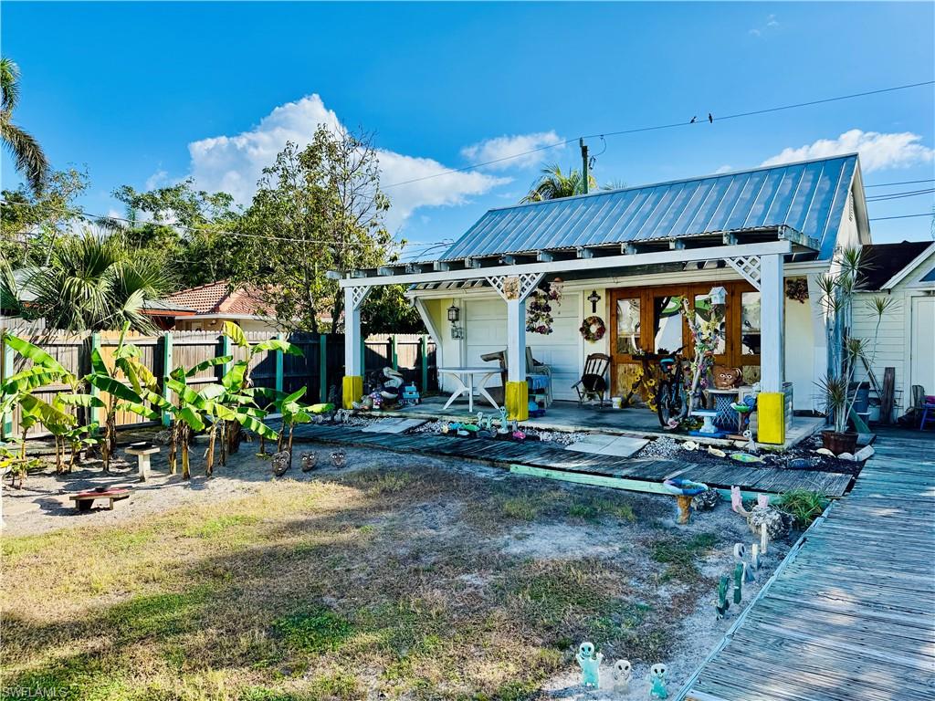 NAPLES BETTER HOMES - Residential