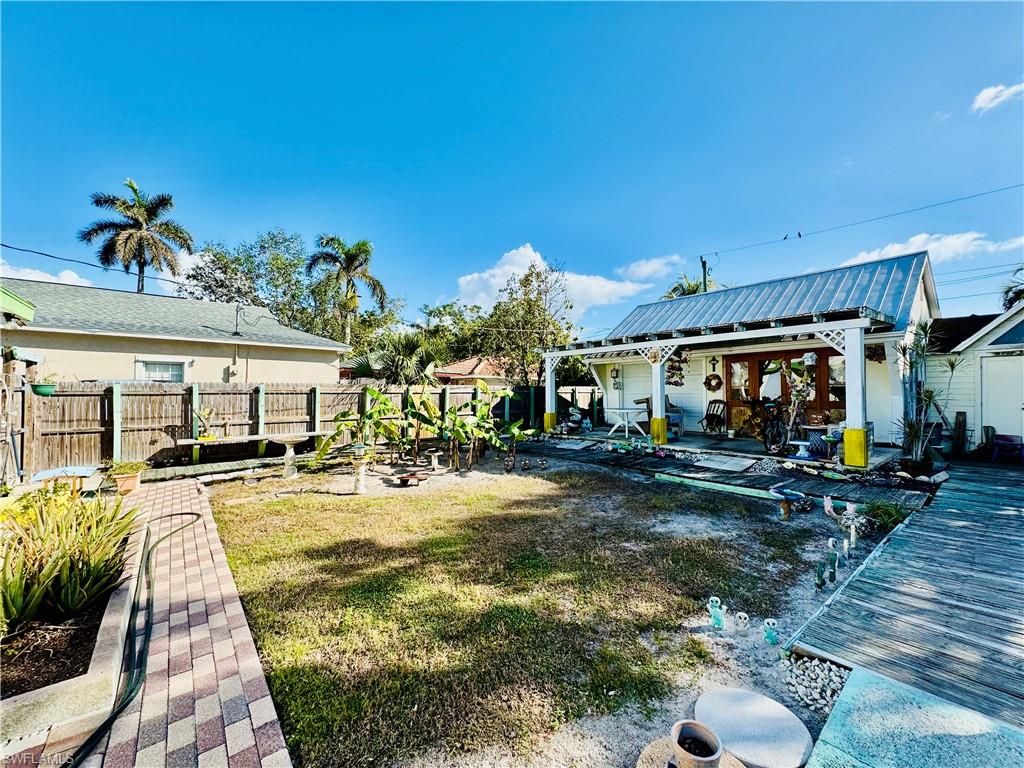 NAPLES BETTER HOMES - Residential