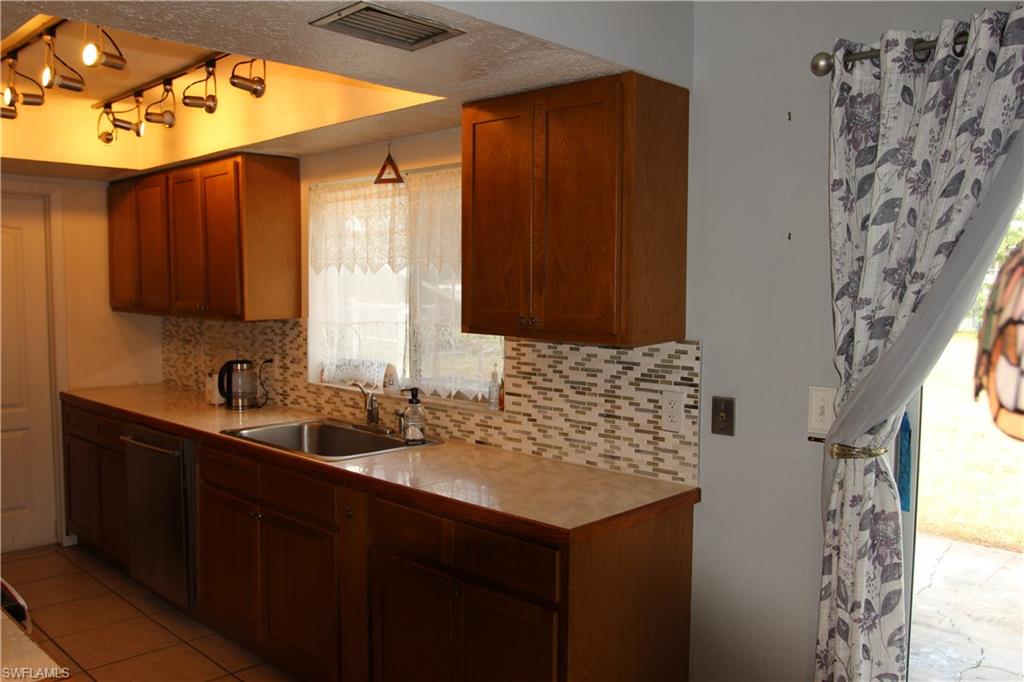 SUBURBAN PARK - Residential