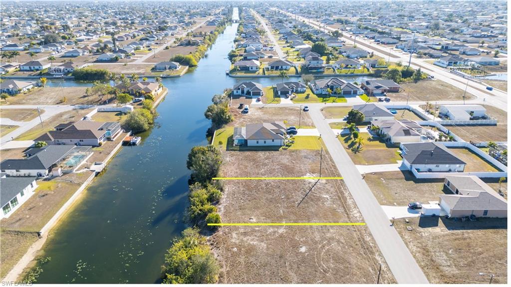 CAPE CORAL - Land