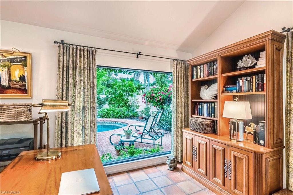 LAS BRISAS AT PELICAN BAY - Residential