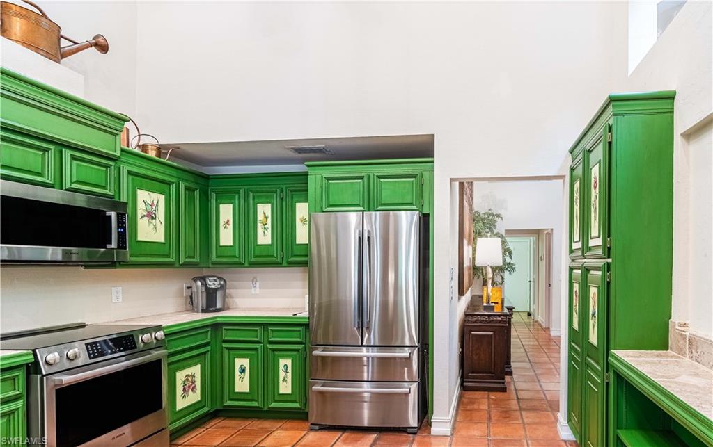 LAS BRISAS AT PELICAN BAY - Residential