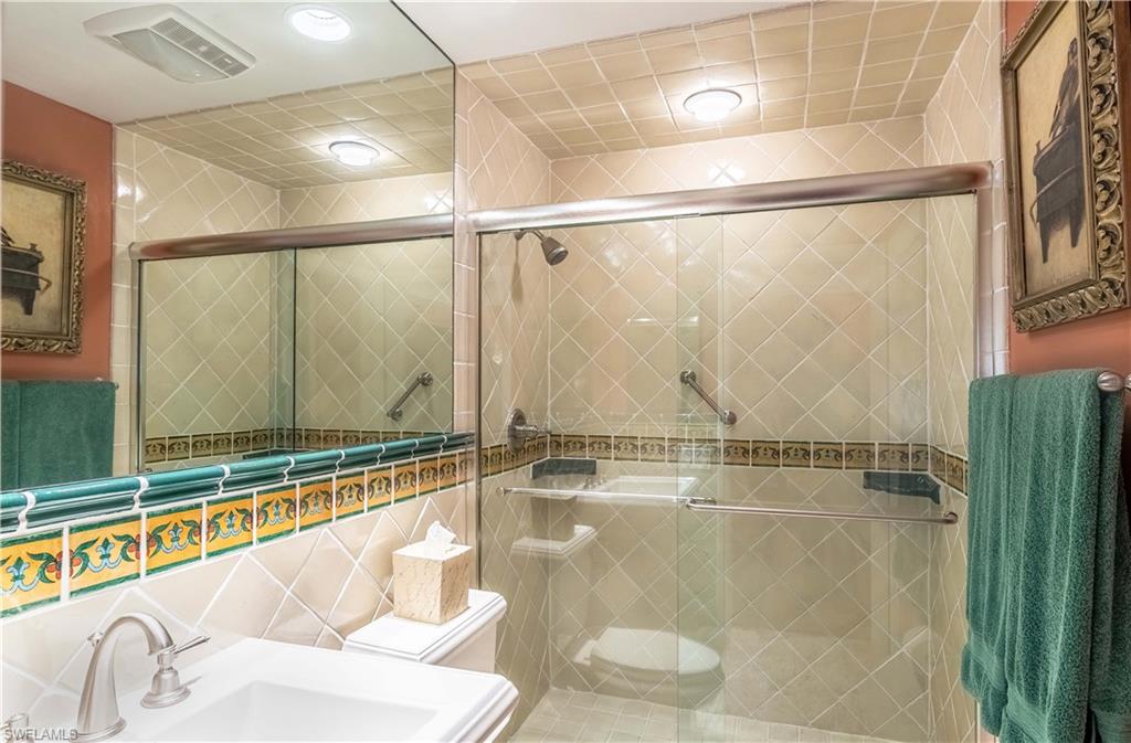 LAS BRISAS AT PELICAN BAY - Residential