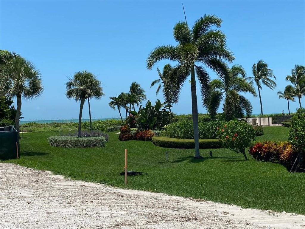 BAREFOOT BEACH - Land