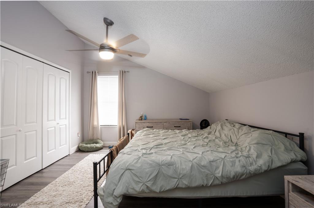 SAN CARLOS PARK - Residential