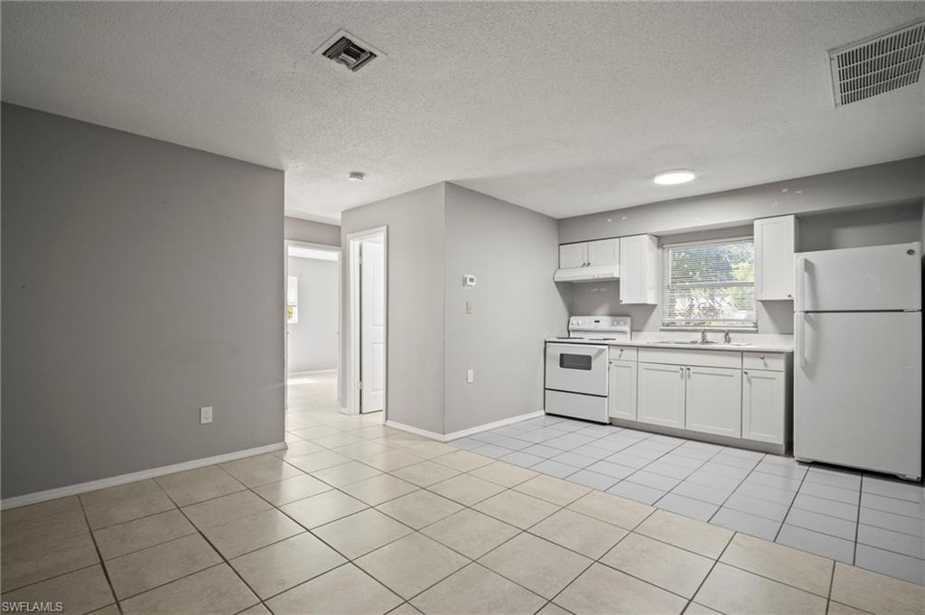 CABANA CITY - Residential Lease