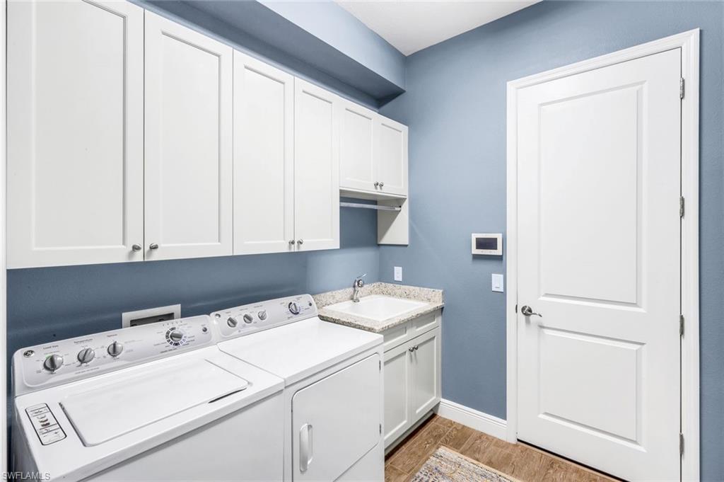 HOLLYBROOK - Residential