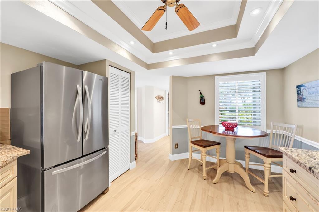 CARRIAGE HOMES AT LAKESIDE - Residential