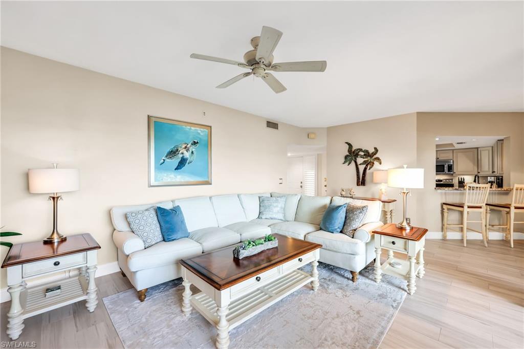 CARRIAGE HOMES AT LAKESIDE - Residential