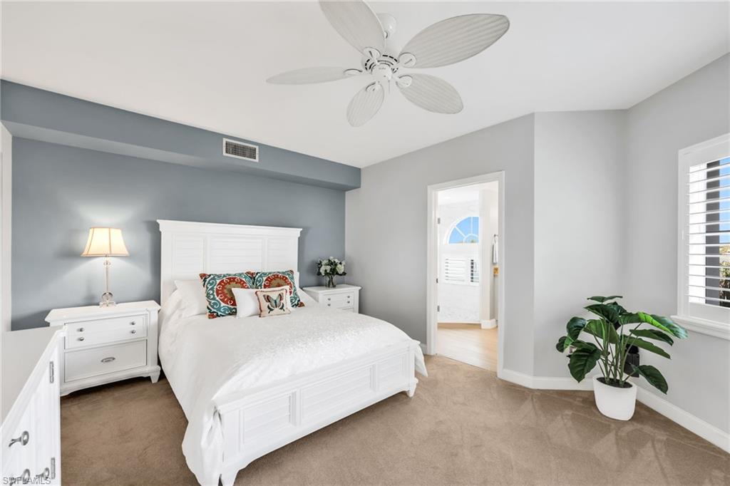 CARRIAGE HOMES AT LAKESIDE - Residential