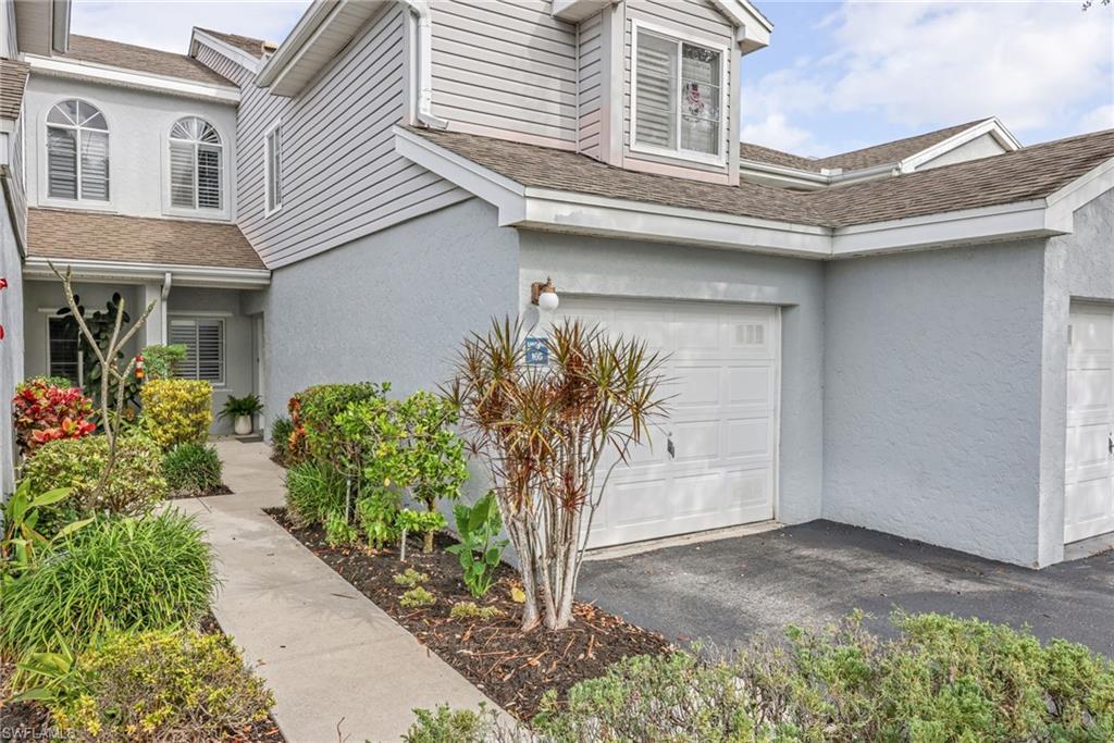 CARRIAGE HOMES AT LAKESIDE - Residential