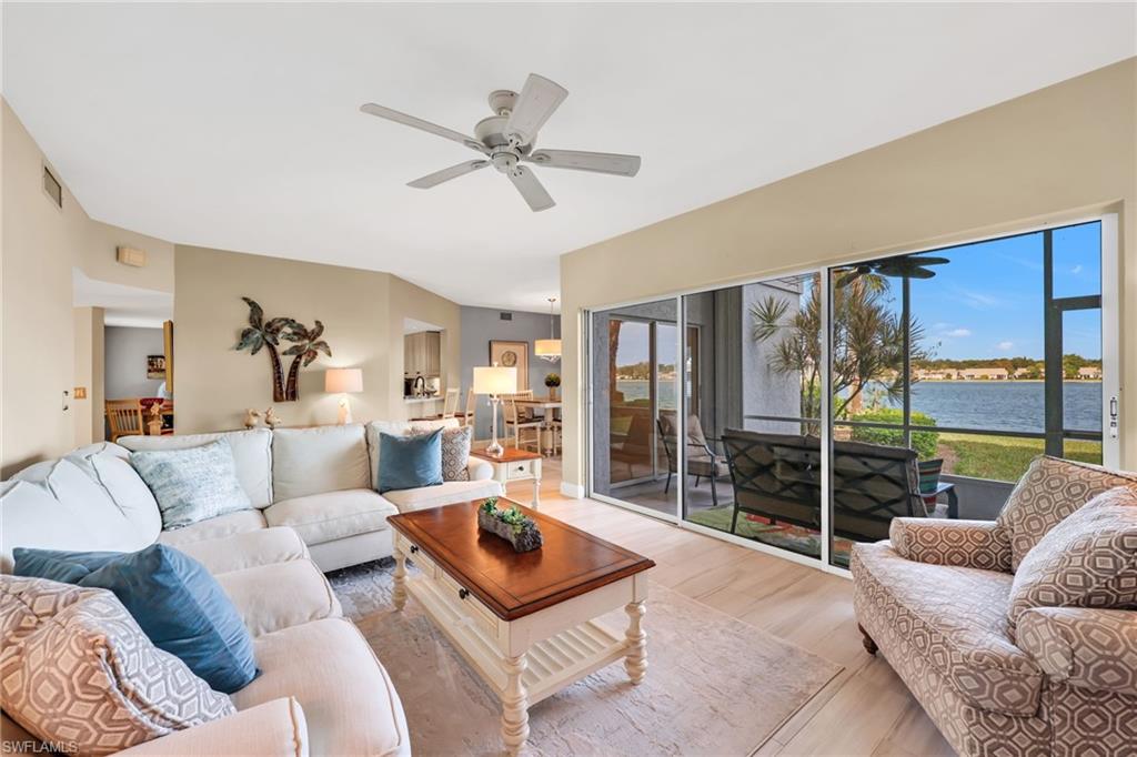 CARRIAGE HOMES AT LAKESIDE - Residential