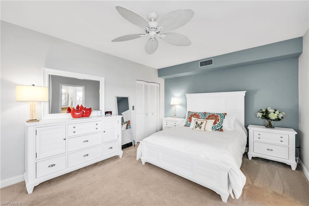 CARRIAGE HOMES AT LAKESIDE - Residential