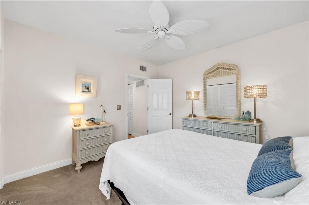 CARRIAGE HOMES AT LAKESIDE - Residential