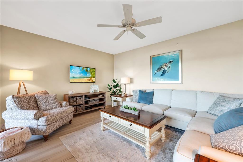 CARRIAGE HOMES AT LAKESIDE - Residential