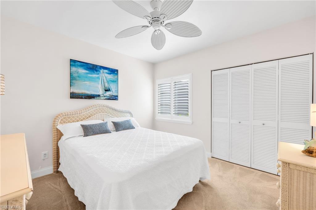 CARRIAGE HOMES AT LAKESIDE - Residential