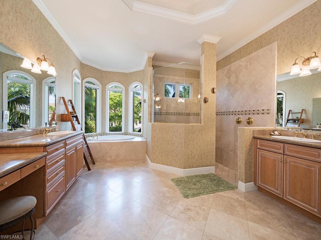 AQUALANE SHORES - Residential