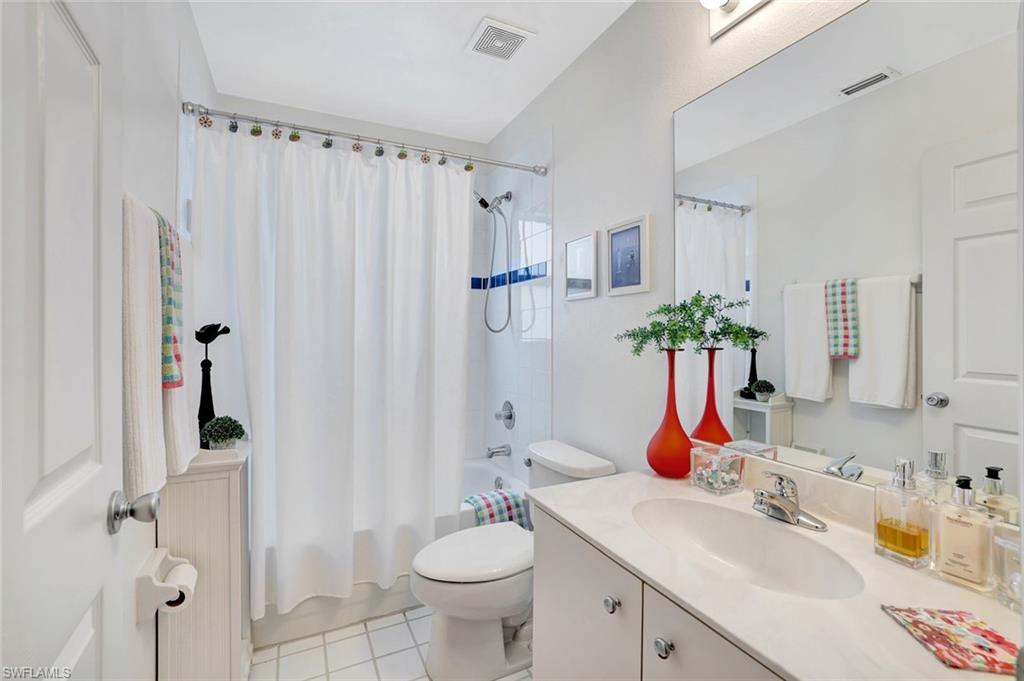 HUNTINGTON LAKES - Residential