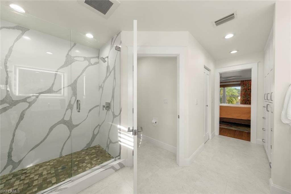 CHARLOTTE SHORES - Residential