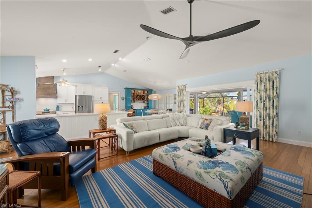 CHARLOTTE SHORES - Residential